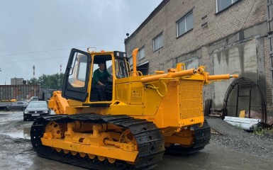 Бульдозер Б10мб болотоход с рыхлительный оборудованием